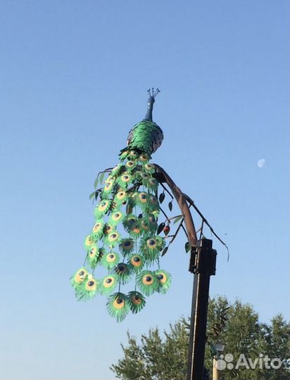 Кованный павлин для дачи и загородного дома