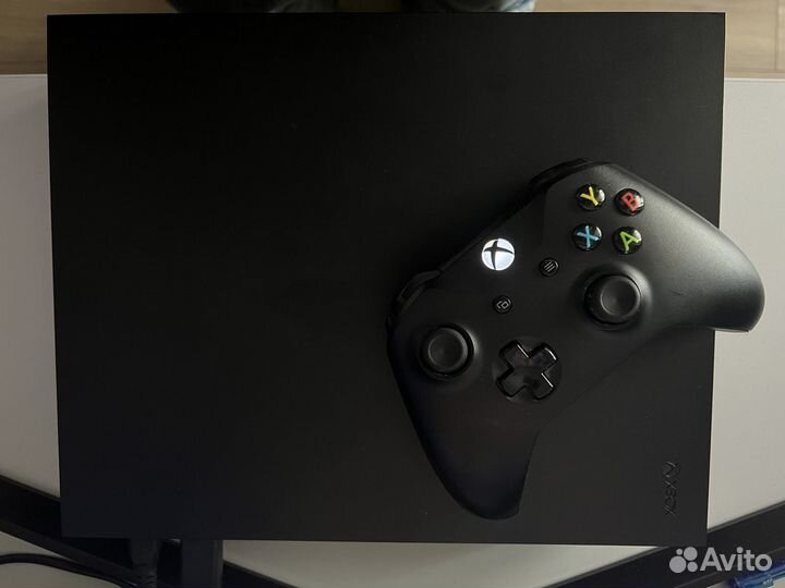 Xbox One X 1 Tb / 450 игр / 4k / Live Gold