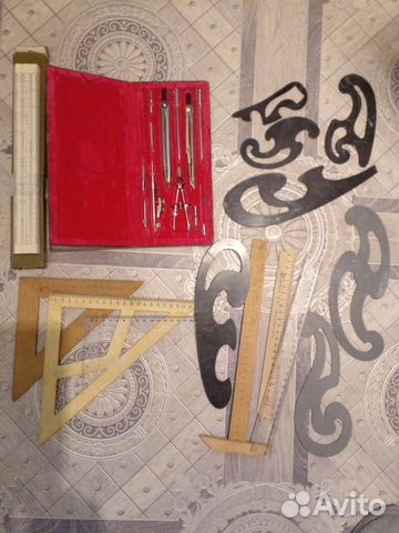 Линейки, лекала и готовальня