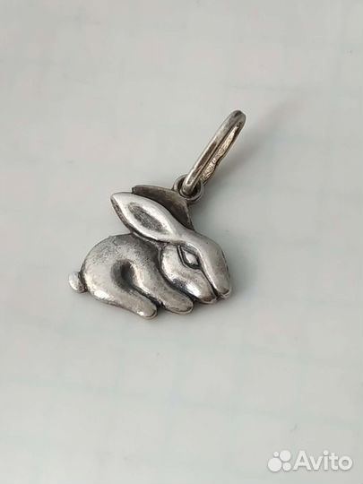 Кулон знак Зайчик и буква В серебро СССР винтаж