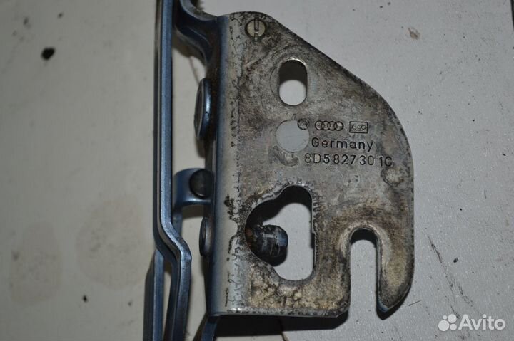 Петля багажника Фольксваген Пассат Б5