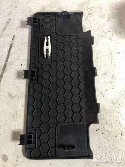 Крышка блока предохранителей Volkswagen Polo 5