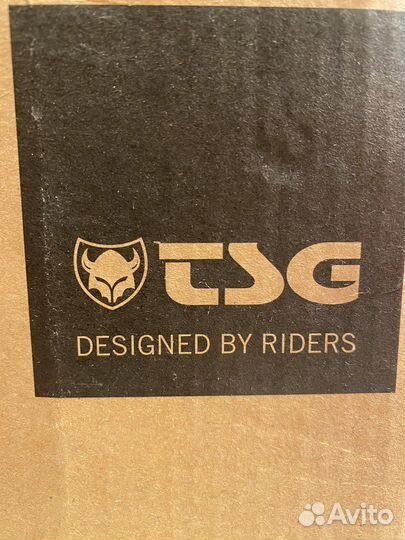 Горнолыжный шлем