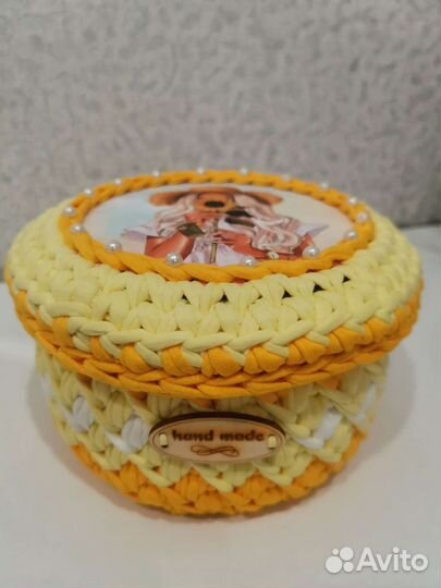 Вязаная корзина с крышкой ручная работа