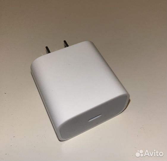 Аериканский адаптер Apple USB-C 20w