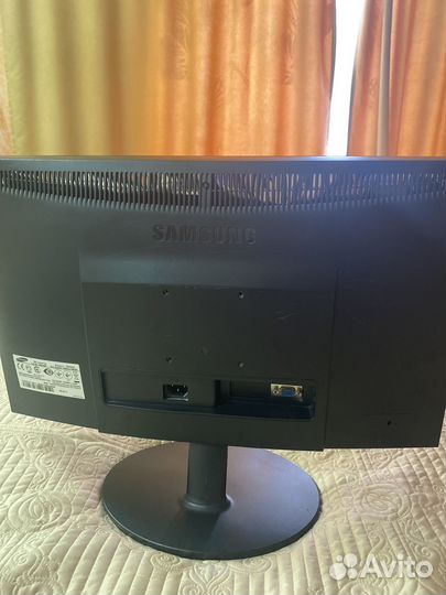 Монитор Samsung SyncMaster E220