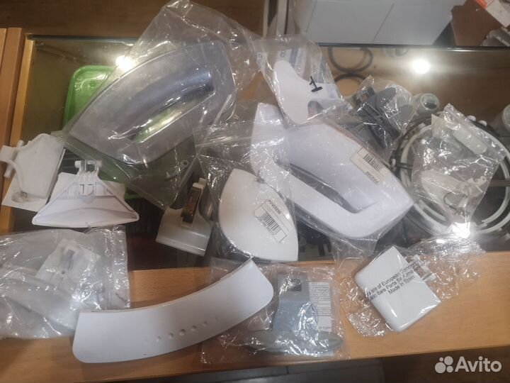 Щётки,двигатель,ремень,клапан, петля, ручка люка