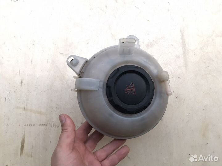 Расширительный бачок с крышкой Passat B8