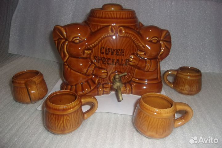 Керамический набор,Слоники с бочкой и 4 кружечки