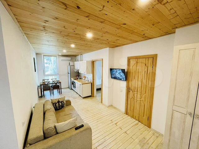 2-к. квартира, 56 м², 2/5 эт.