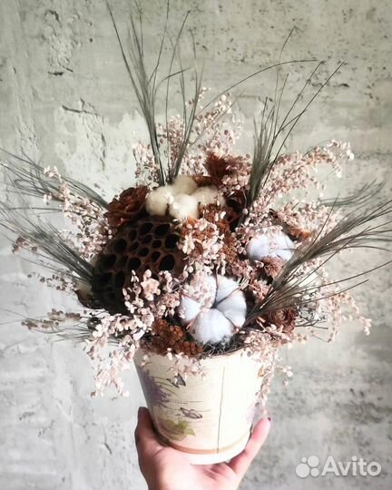 Композиция из сухоцветов. Декор