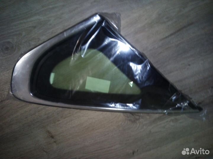 Стекло заднего крыла Ниссан Альмера