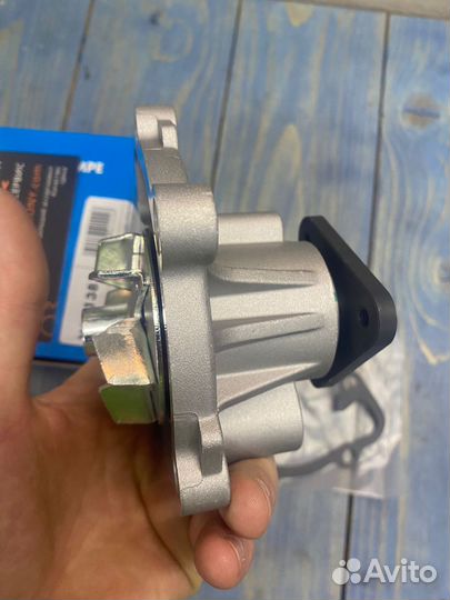 Помпа водяная Hyundai ix35, SantaFe 2, Sonata