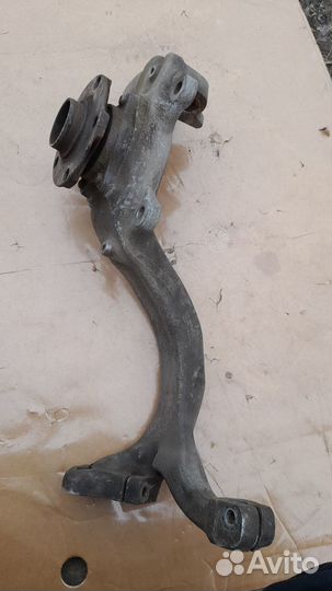 Кулак поворотный пр. Audi a6 c6 3.2 Quattro