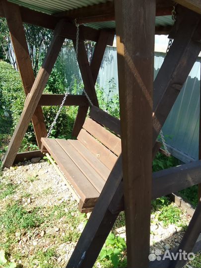 Садовые качели из дерева
