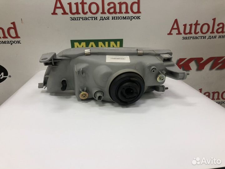 Фара передняя правая Toyota Corolla 97-02