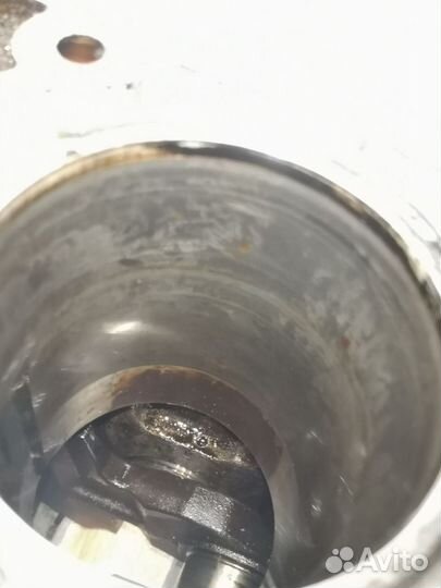 Блок всборе с валом и поршнями.Можно по деталям