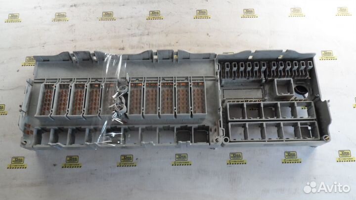 Блок предохранителей б/у scania R124 Sc 4040