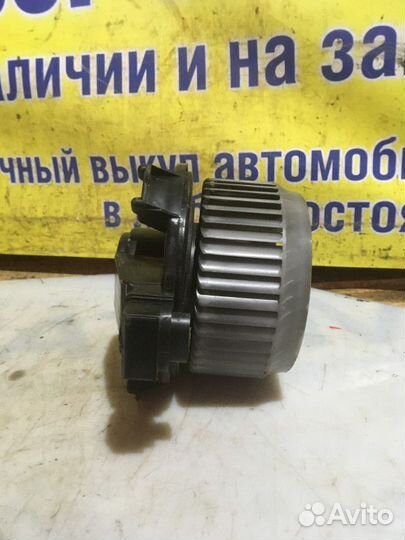 Моторчик отопителя Toyota Yaris