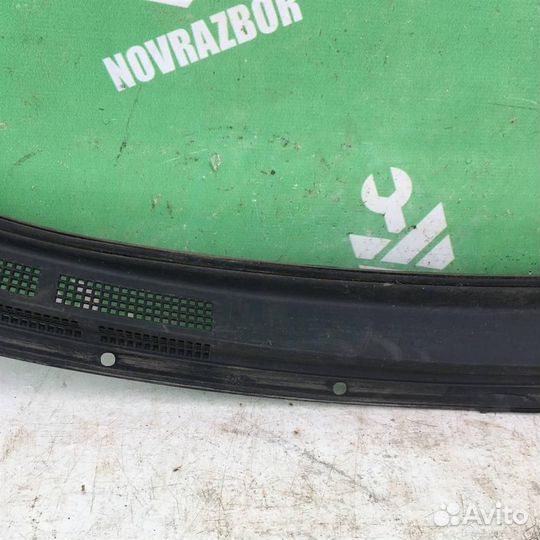 Решетка стеклоочистителя Митсубиси Лансер 10