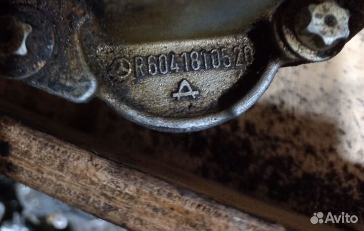 Масляный насос двигателя Mercedes