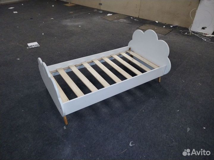 Детская кровать из массива с бортиком от 3 лет