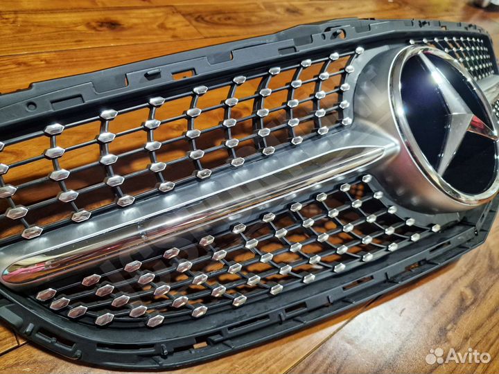 Решетка радиатора Diamond Mercedes W212 Facelift