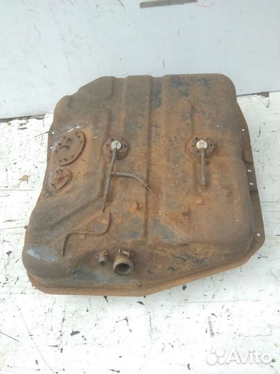 Бензобак Pajero 2 под ремонт