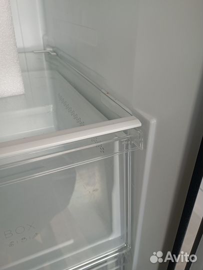 Холодильник с инвертором maunfeld MFF177nfse