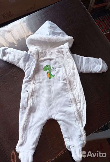Продам комбинезон 68