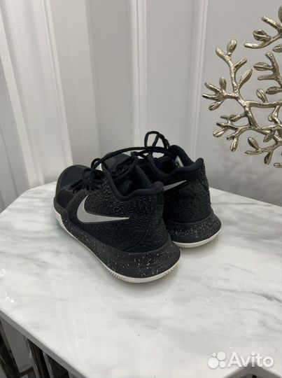 Кроссовки nike kyrie 3, размер 41