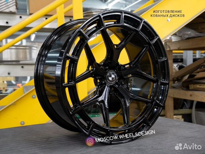 Кованые диски R23 на BMW XM G09