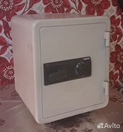 Сейф металлический огнеупорный