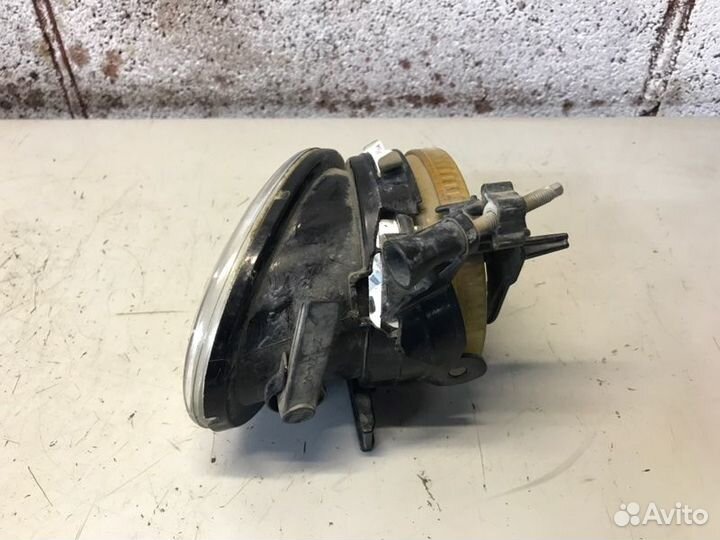 Фара противотуманная левая Volkswagen Golf 6