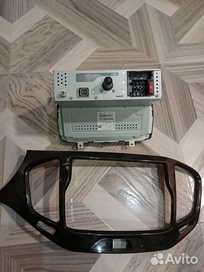 Штатная магнитола на ладу весту