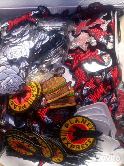 Коробка патчей одним лотом Футурама и др