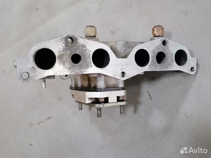 Коллектор впускной Mazda 323 E5 1.5 1980-1989