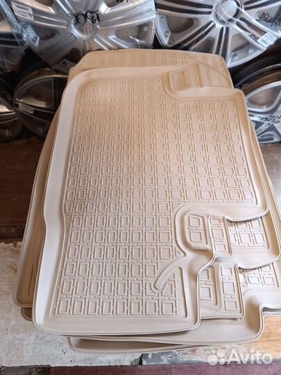 Бежевые коврики на Хонда CRV с 1013г.в