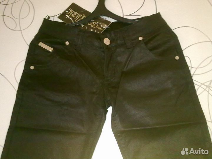 Джинсы новые черные