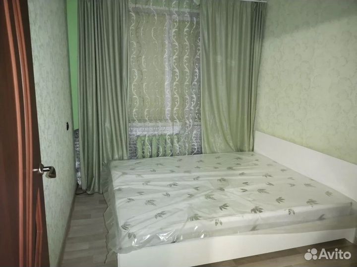 Кровать с матрасом