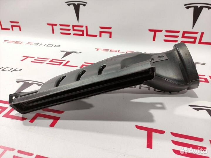 Воздуховод печки Tesla Model 3 2018 1099293-00-D