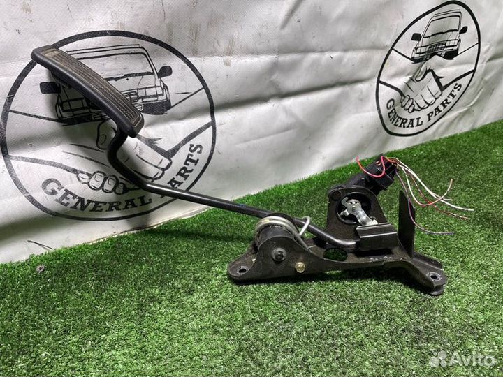 Педаль газа Toyota Land Cruiser UZJ100 2UZ 2005