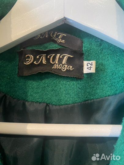 Зеленое пальто 42