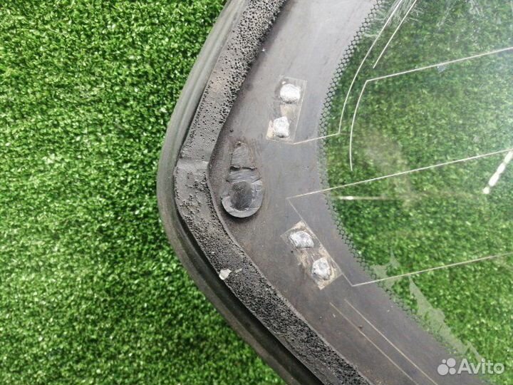 Стекло кузовное глухое заднее левое Toyota Land