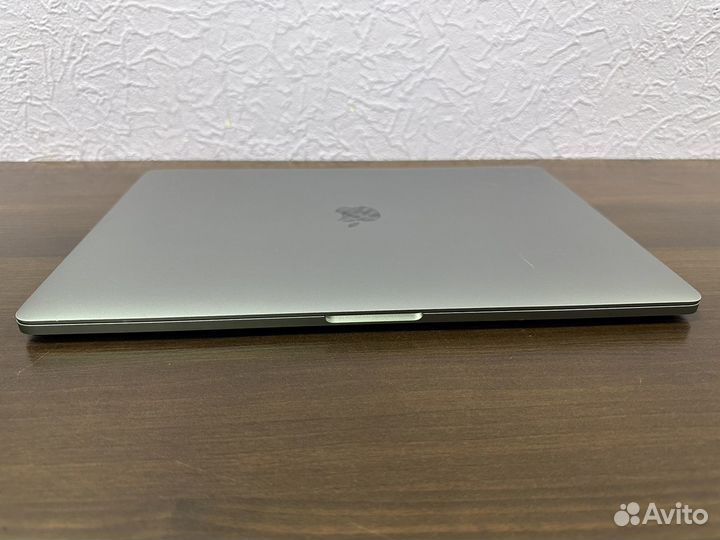 Macbook Pro 15 2018 i7/16/512/560X 4GB. Trade-in