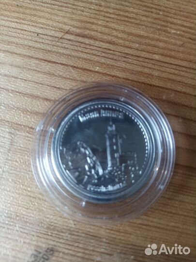 Сувениры Сахалина. Маяк Анива. Медведь. Монеты