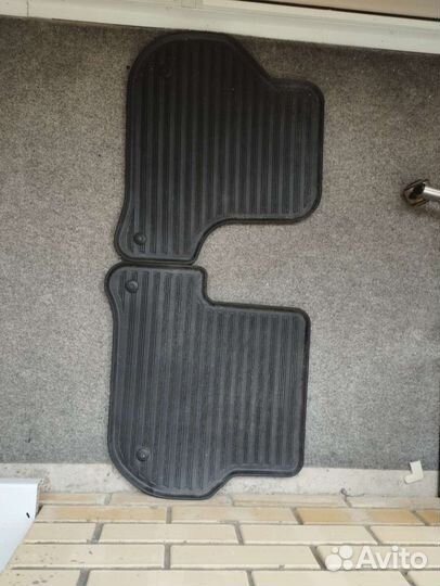 Задние коврика на Октавию а5