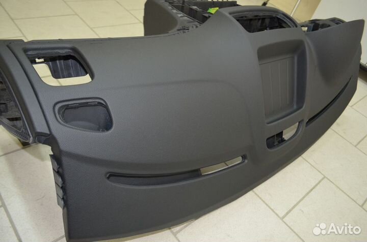 Торпедо панель приборов Шкода Етти