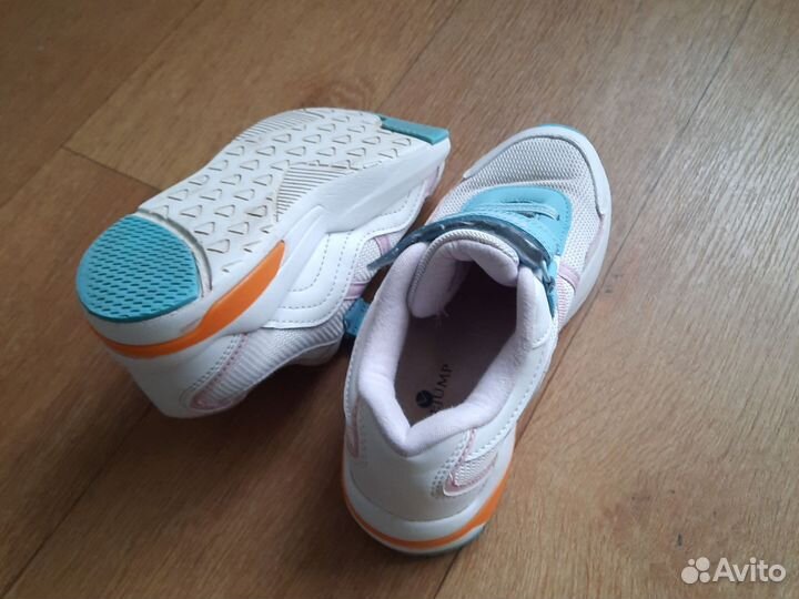 Кроссовки для девочки