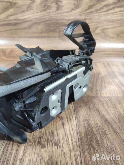 Замок двери передний правый Ford Focus CB8 pnda